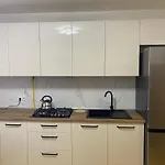 Weekend House ゲストハウス ヤレムチャ